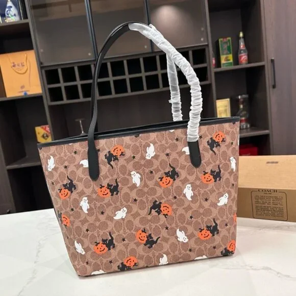 City Tote - Coach Halloween Signature Canvas - Picture 6 of 9
